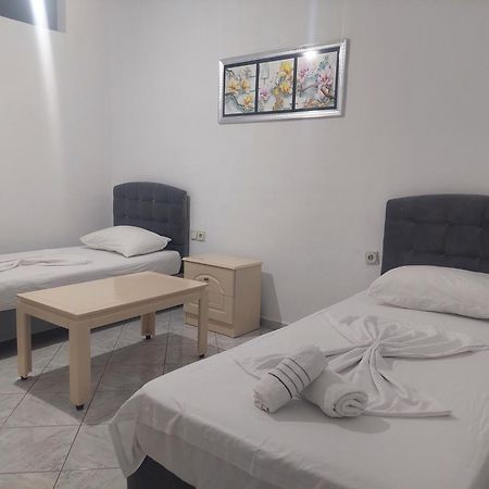 Casa Mia Economy Condos Sarandë 外观 照片