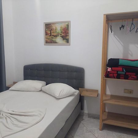 Casa Mia Economy Condos Sarandë 外观 照片