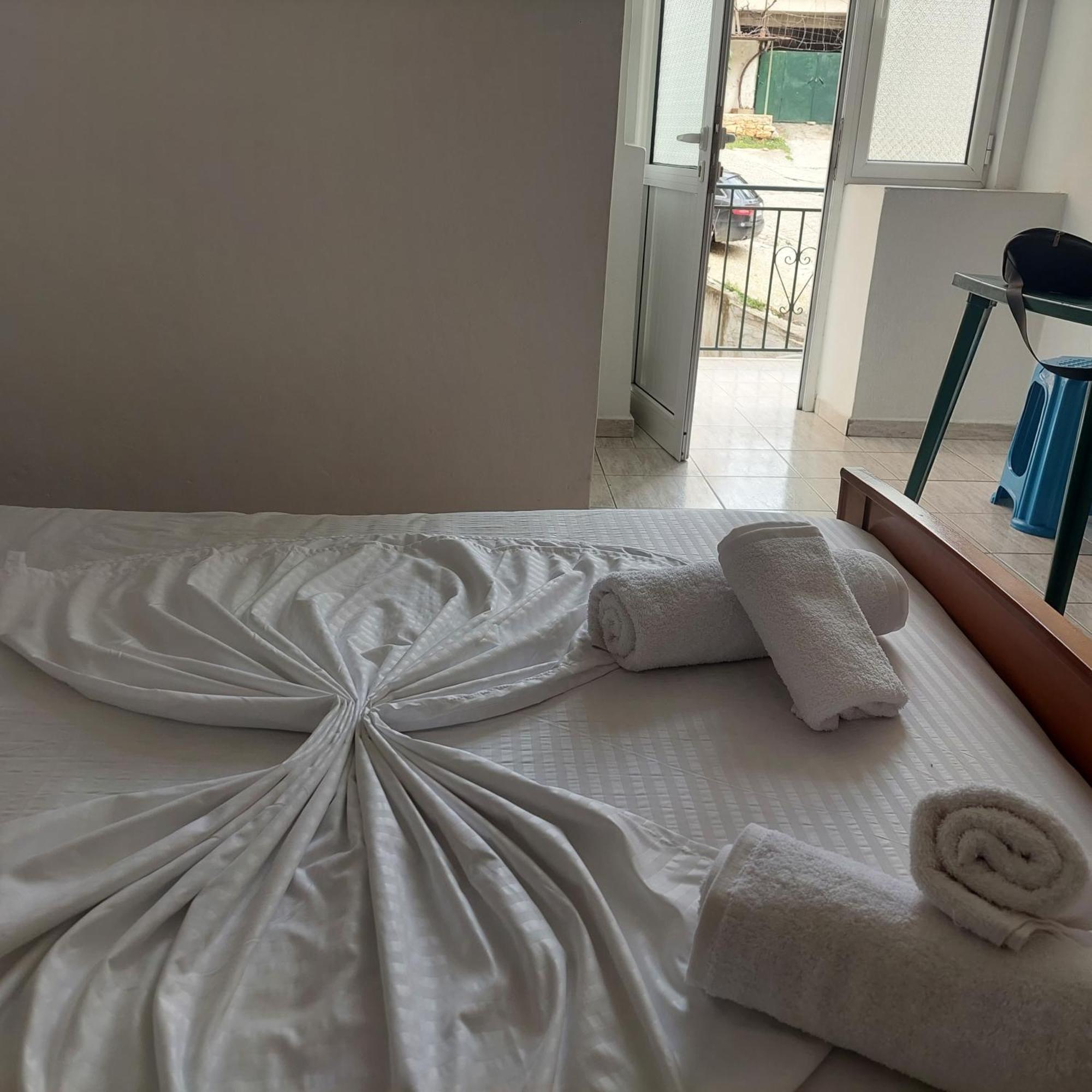 Casa Mia Economy Condos Sarandë 外观 照片