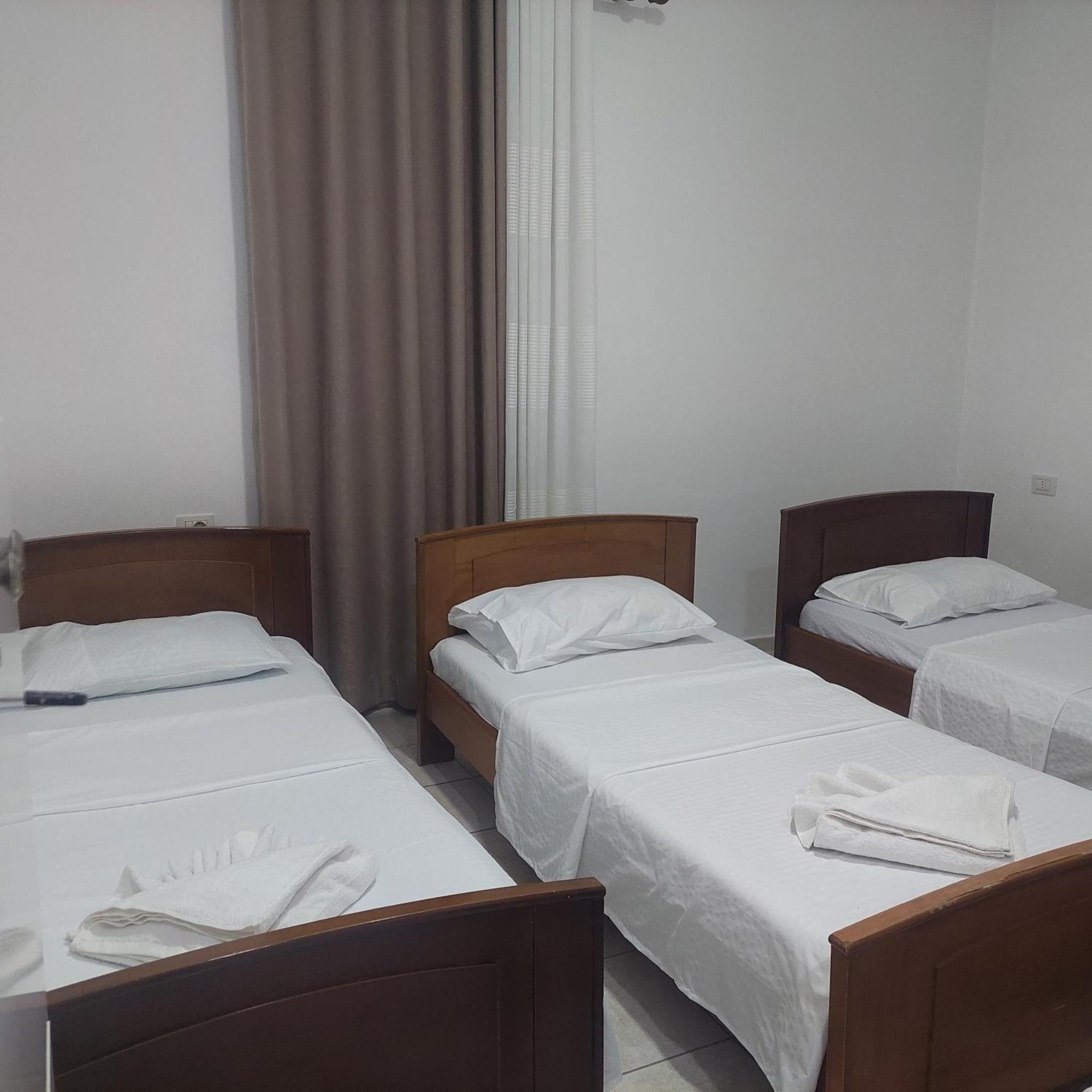 Casa Mia Economy Condos Sarandë 外观 照片